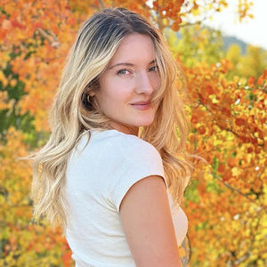 Meet your Posher, Lavinia